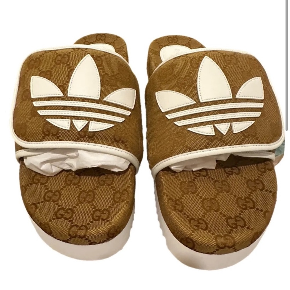 Gucci x Adidas slide - NWT - size men’s 9 fits women’s 10 - Picture 4 of 11